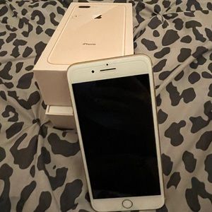 iPhone 8 Plus nude/tan color